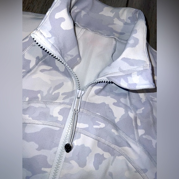 Lululemon Define Jacket Luxtreme
Incognito Camo Jacquard Alpine White Starlight - Picture 3 of 14